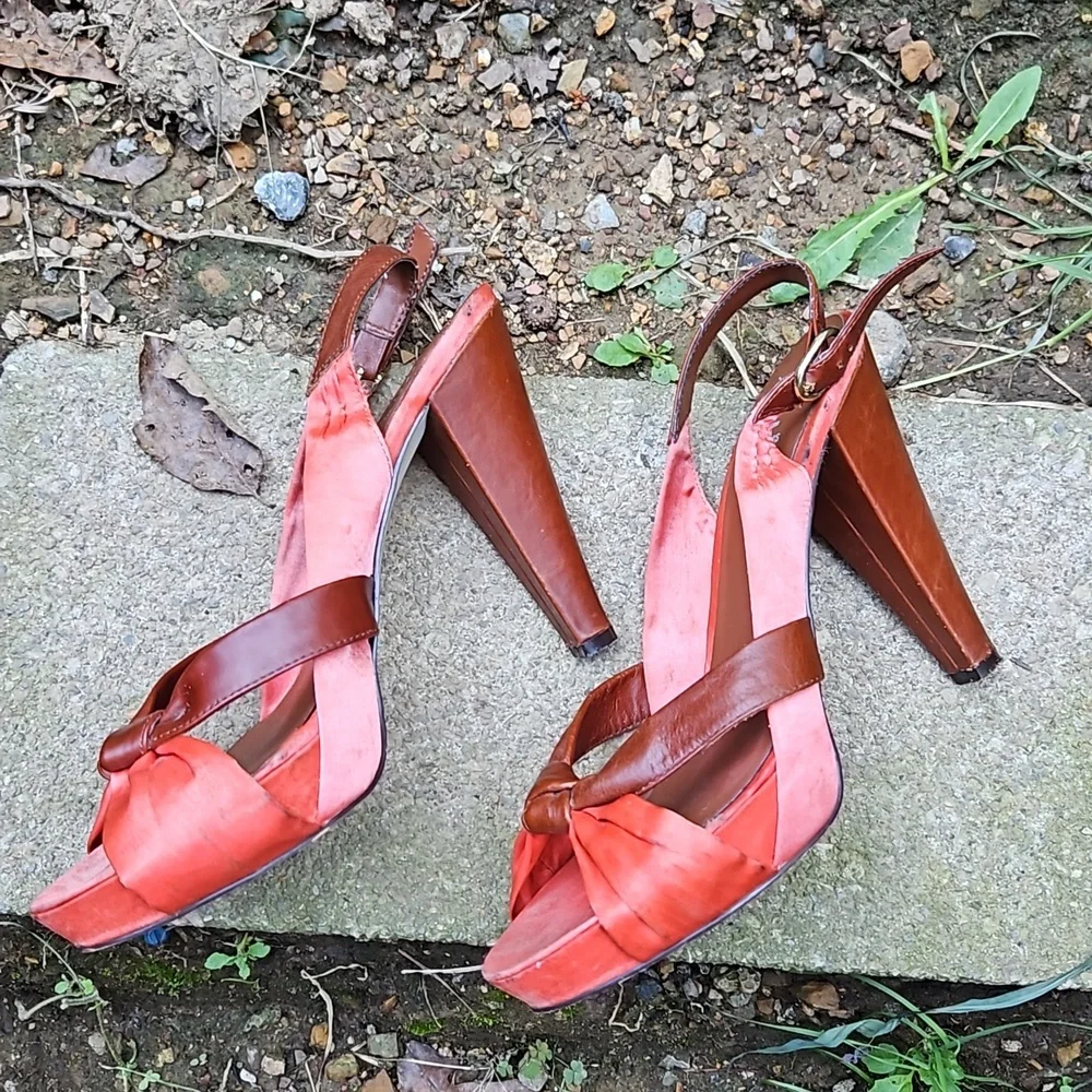 BAKERS Coral Orange & Brown Slingback Heels